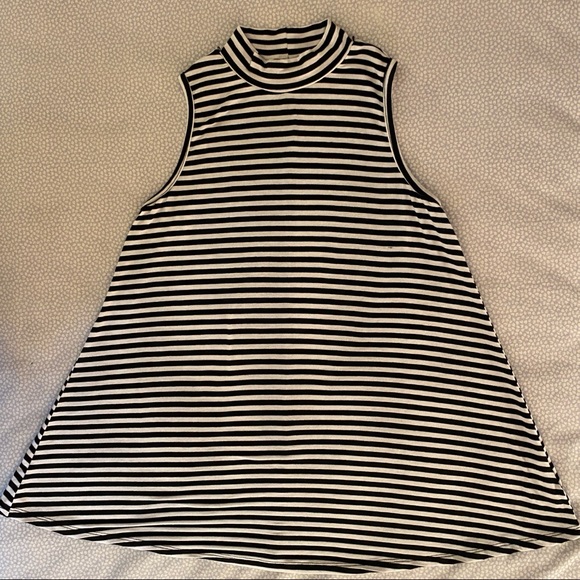 Striped Sleeveless Tunic Mock Turtleneck - Picture 2 of 4